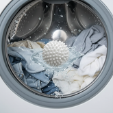كرة غسيل ملابس 1-4 قطع – مصمّمة لغسالات إزالة الأوساخ ومنع تشابك الشعر والألياف